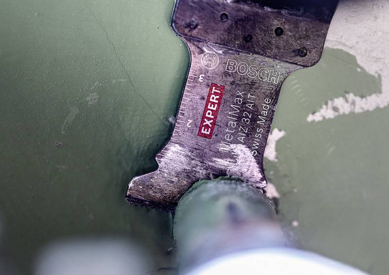 Eine Nahaufnahme einer Bosch-Sägeblatt mit der Aufschrift „EXPERT Metal