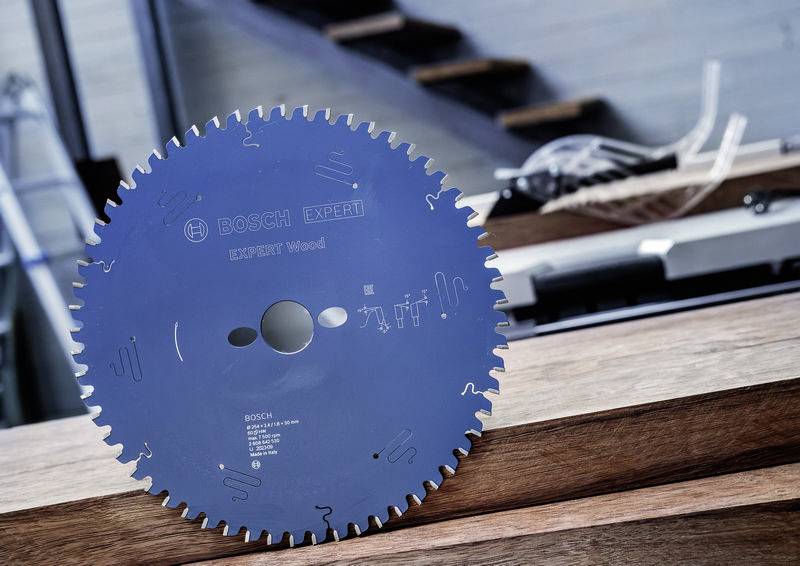 Ein Kreissägeblatt mit der Bezeichnung „Bosch Expert for Wood