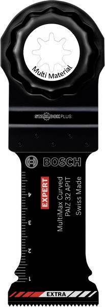 Ein Bosch Expert Multiwerkzeug-Blatt, entwickelt zum Schneiden verschiedenster Materialien, weist ein schwarzes gekrümmtes Design mit Messindikatoren auf.
