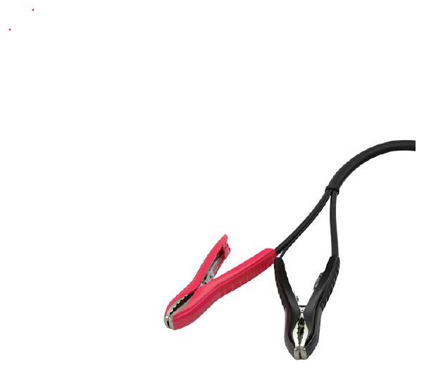 Ein Paar rote und schwarze Starthilfekabel mit angebrachten Klemmen, die zum Starthilfe-Geben für eine Fahrzeugbatterie verwendet werden.