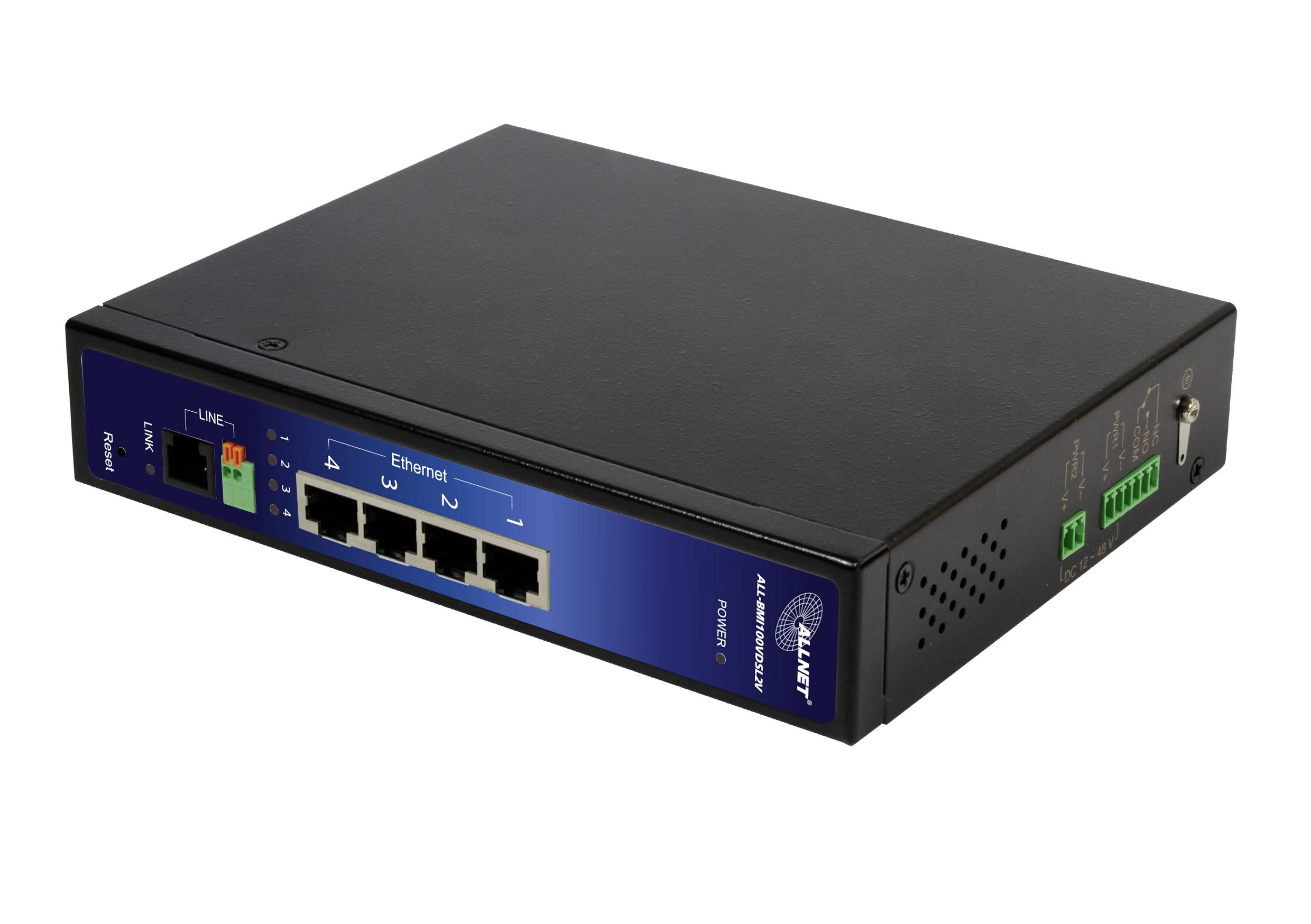 Ein schwarzer Netzwerk-Switch mit vier Ethernet-Anschlüssen, zwei kleinen Anzeigelichtern und einer Stromversorgung an der Seite, der zum Verbinden von Geräten verwendet wird.