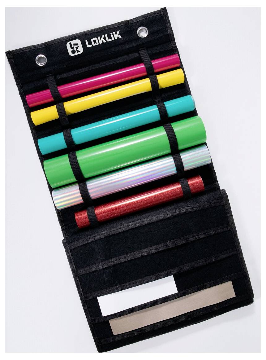 Offene schwarze Stoffrolle Organizer mit LOKLIK-Logo, mit sechs bunten zylindrischen Werkzeugen und zwei leeren unteren Taschen.