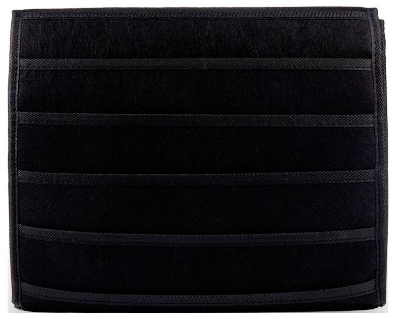 Schwarze Stoff-Organizer-Tasche mit fünf horizontalen elastischen Taschen, Vorderansicht auf weißem Hintergrund.
