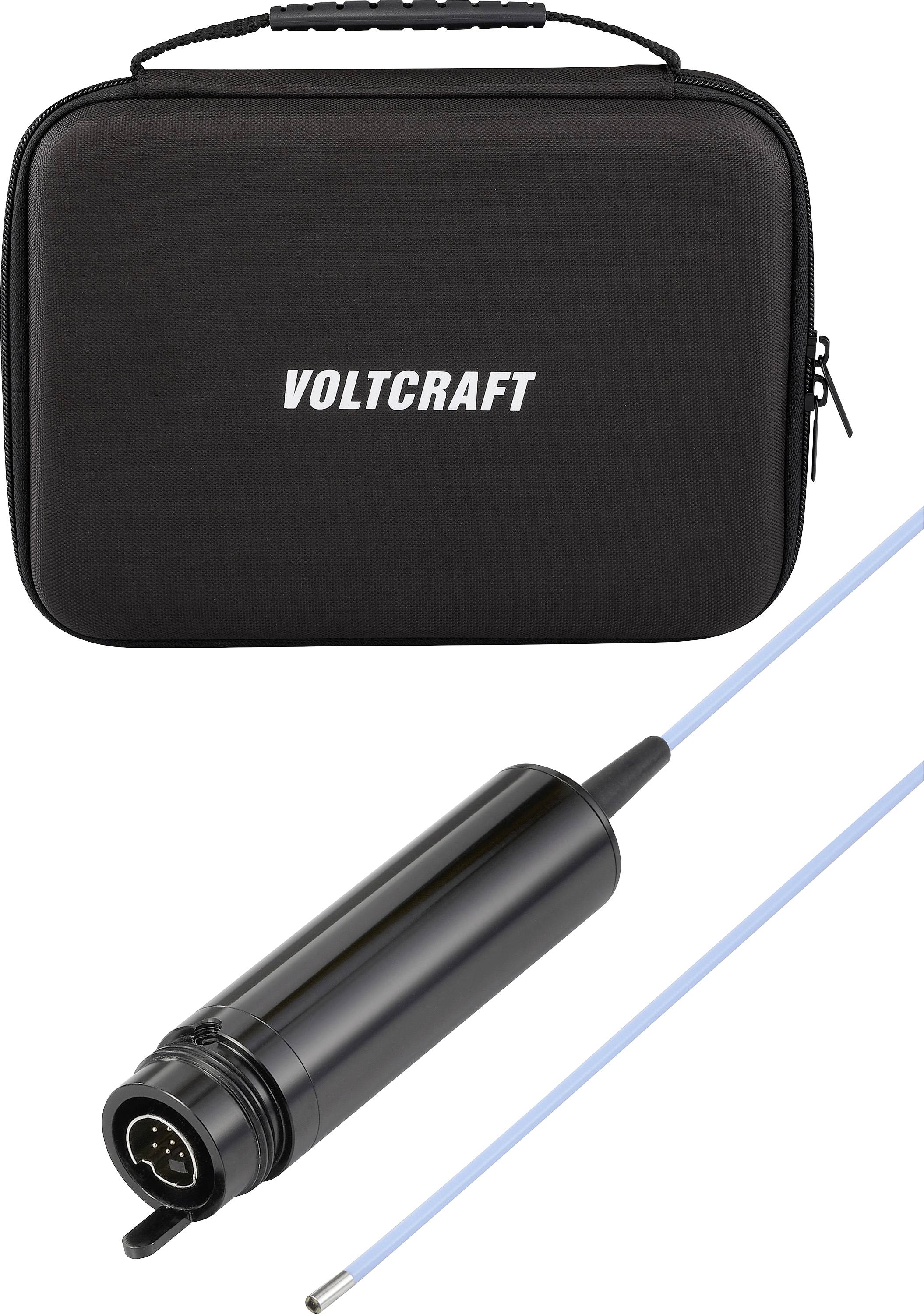 Schwarzer VOLTCRAFT-Transportkoffer und ein zylindrischer Steckverbinder mit angebrachtem blauem Kabel auf weißem Hintergrund.