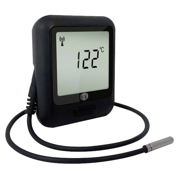 Ein digitales Thermometer zeigt auf seinem Bildschirm „122°C