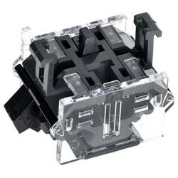 Eine Nahaufnahme eines schwarzen und transparenten mechanischen Tastaturschalters, die seine komplizierte Struktur und Komponenten zeigt.