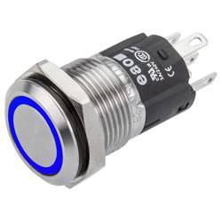 Ein Metalldruckschalter mit blauem LED-Ring, mit mehreren Anschllussklemmen an der Rückseite.