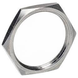 Eine sechseckige Metallmutter mit einer glänzenden, reflektierenden Oberfläche, von einem Winkel aus betrachtet, um ihre sechs Seiten und die kreisförmige innere Gewindeoberfläche zu zeigen.
