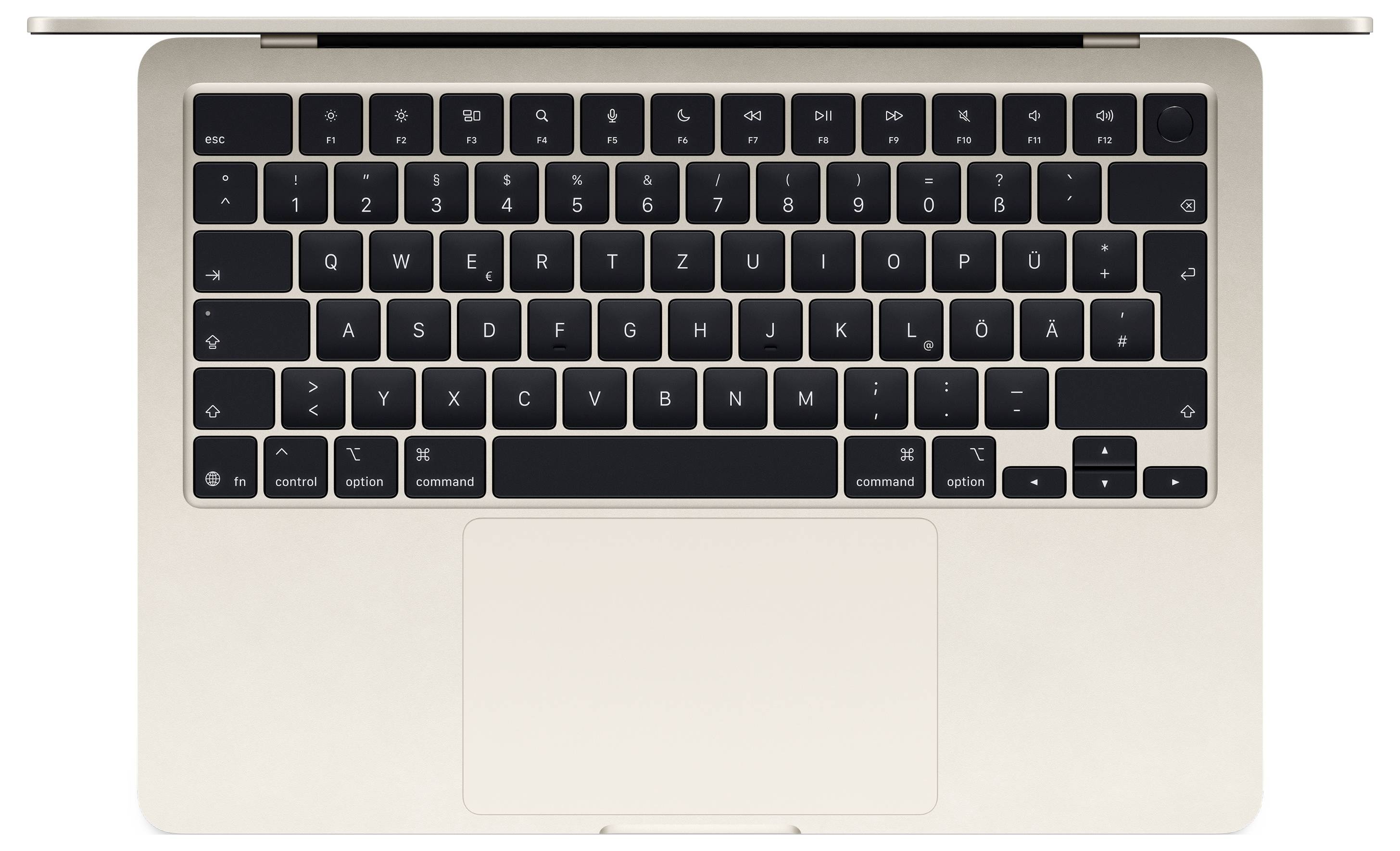 Eine Laptop-Tastatur mit deutschem QWERTZ-Layout von oben betrachtet, mit einem hellfarbigen Trackpad und Metallfinish.