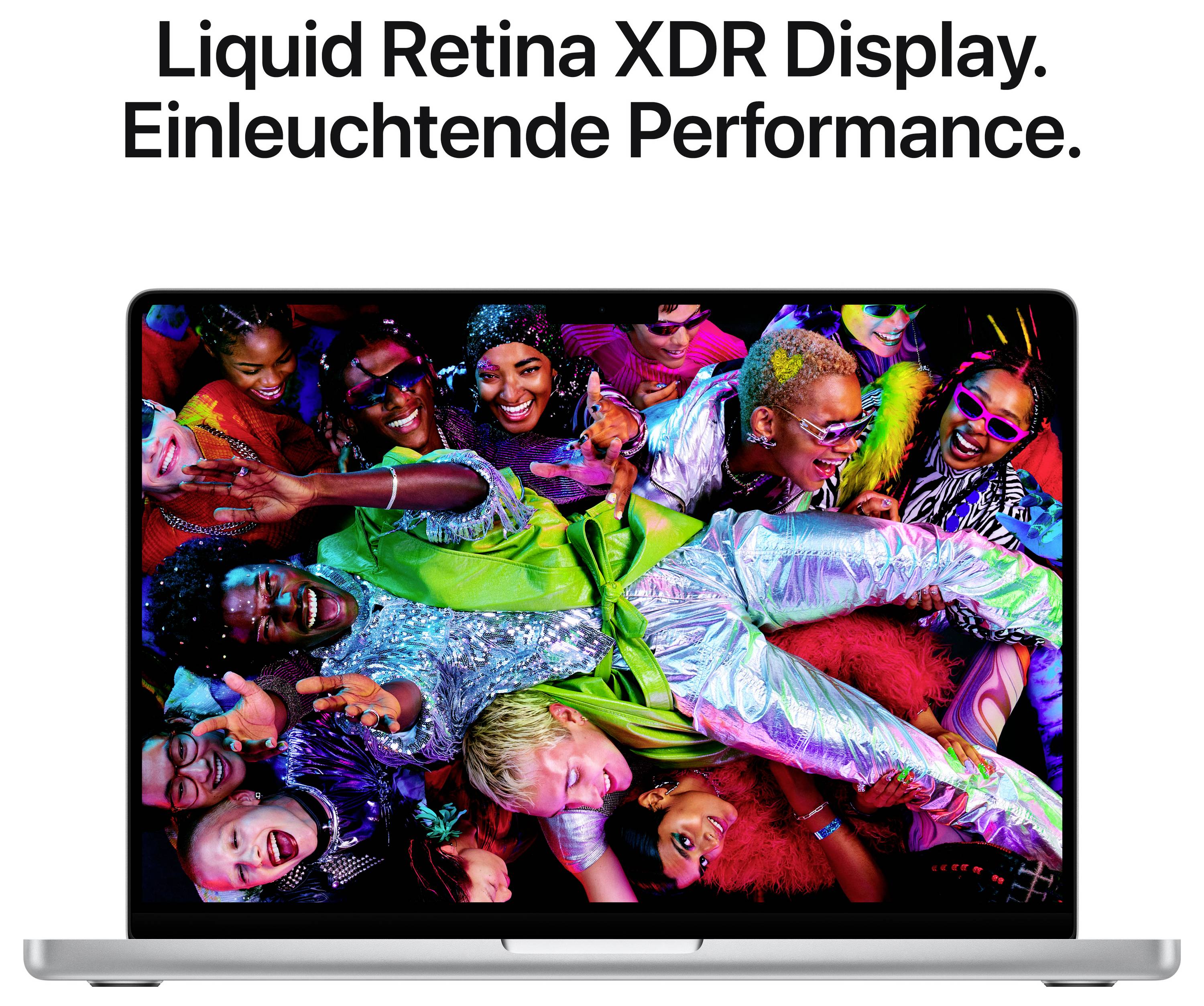 Eine Gruppe fröhlicher Menschen in bunter Kleidung feiert lebhaft. Ihr Bild erscheint auf einem Laptop mit 'Liquid Retina XDR Display'.