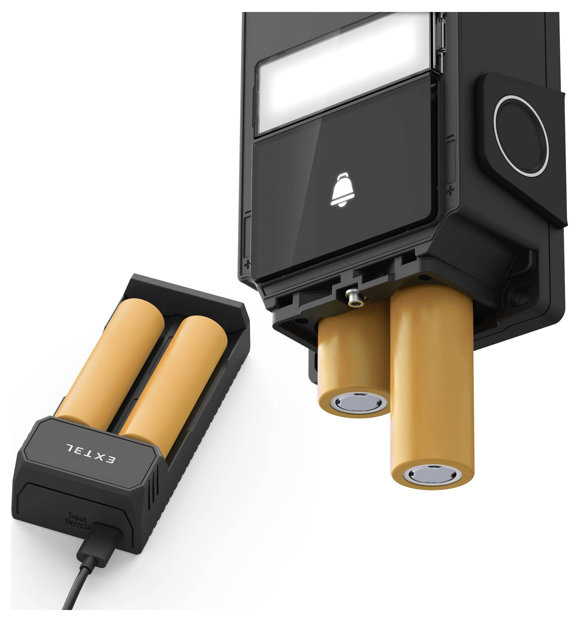 Ein Nahaufnahmebild einer intelligenten Türklingel, die von zwei zylindrischen orangefarbenen Batterien mit Strom versorgt wird, mit einem daneben abgebildeten Batterie-Ladegerät.