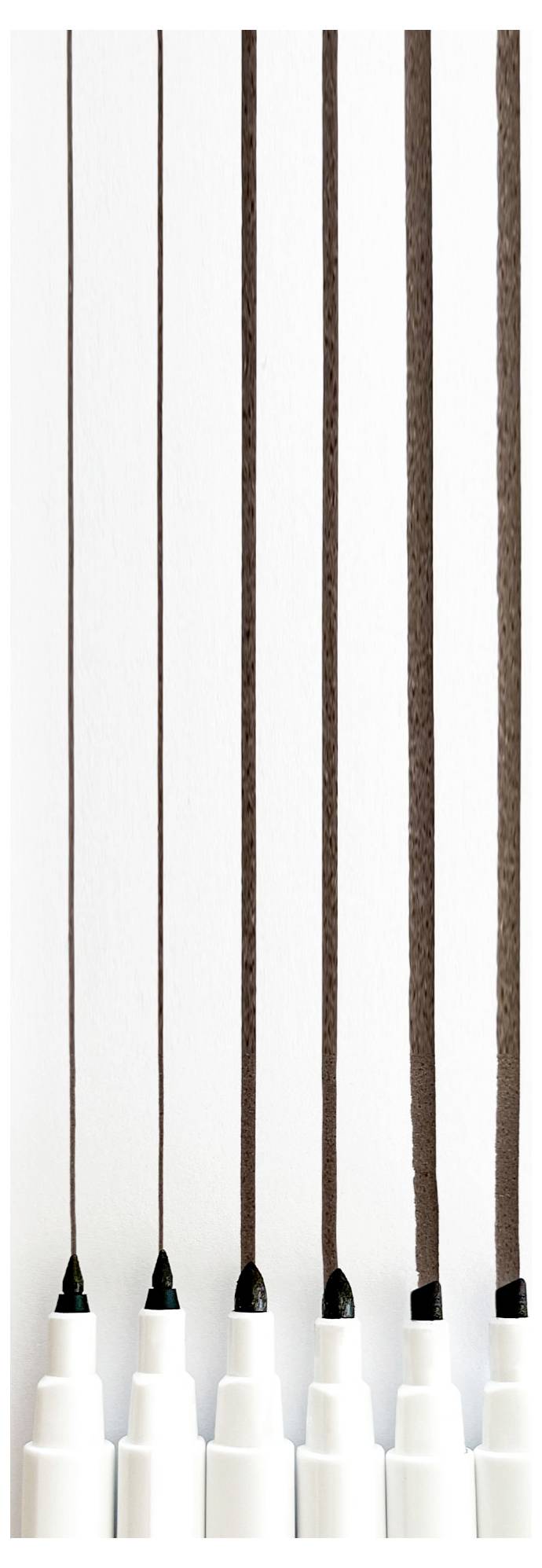 Sechs weiße Marker mit schwarzen Spitzen, vertikal in einer Linie angeordnet, wobei jeder eine gerade schwarze Linie nach oben auf weißem Hintergrund zeichnet.