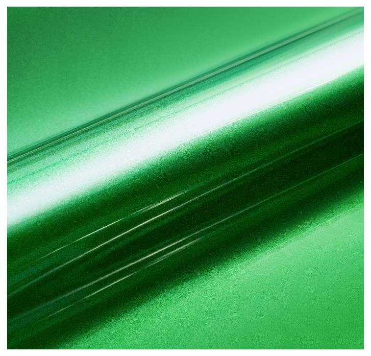 Eine Nahaufnahme einer glänzenden, reflektierenden grünen Oberfläche, wahrscheinlich eine Rolle Geschenkpapier oder Folie, mit einer diagonalen Falte, die sich durch sie hindurchzieht.