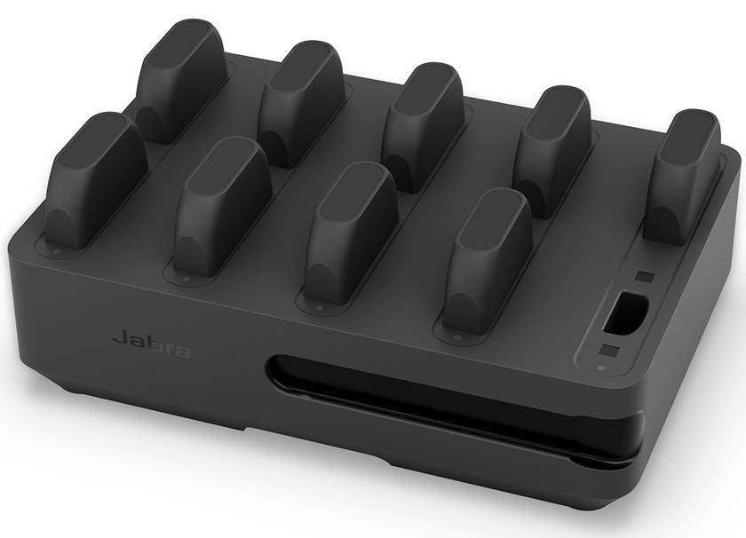 Schwarze Jabra-Ladestation mit acht aufrechten Steckplätzen zum gleichzeitigen Laden mehrerer Headsets.