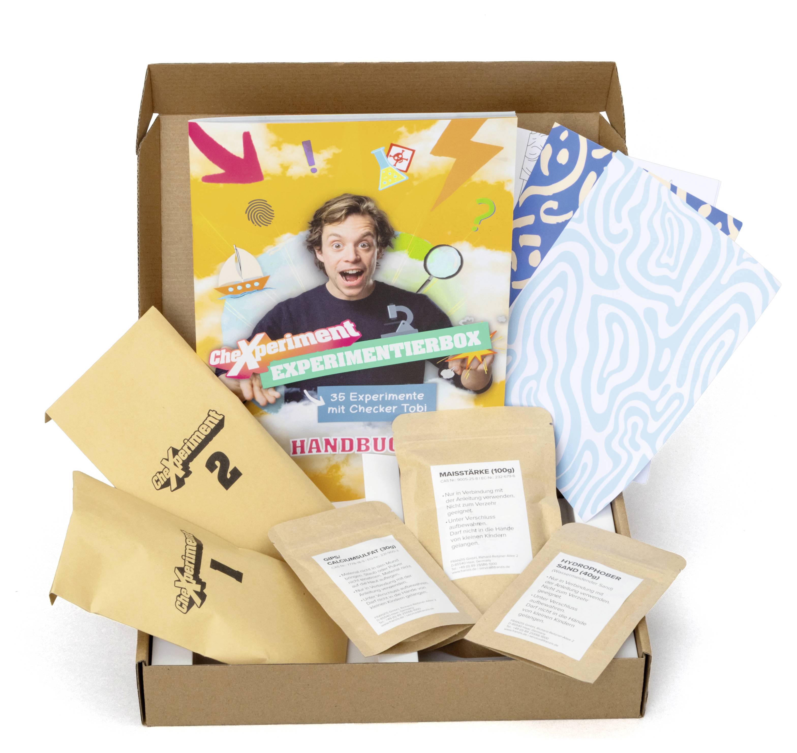 Ein einfaches, hellbeiges rechteckiges Paneel, leicht geneigt, vor weißem Hintergrund.