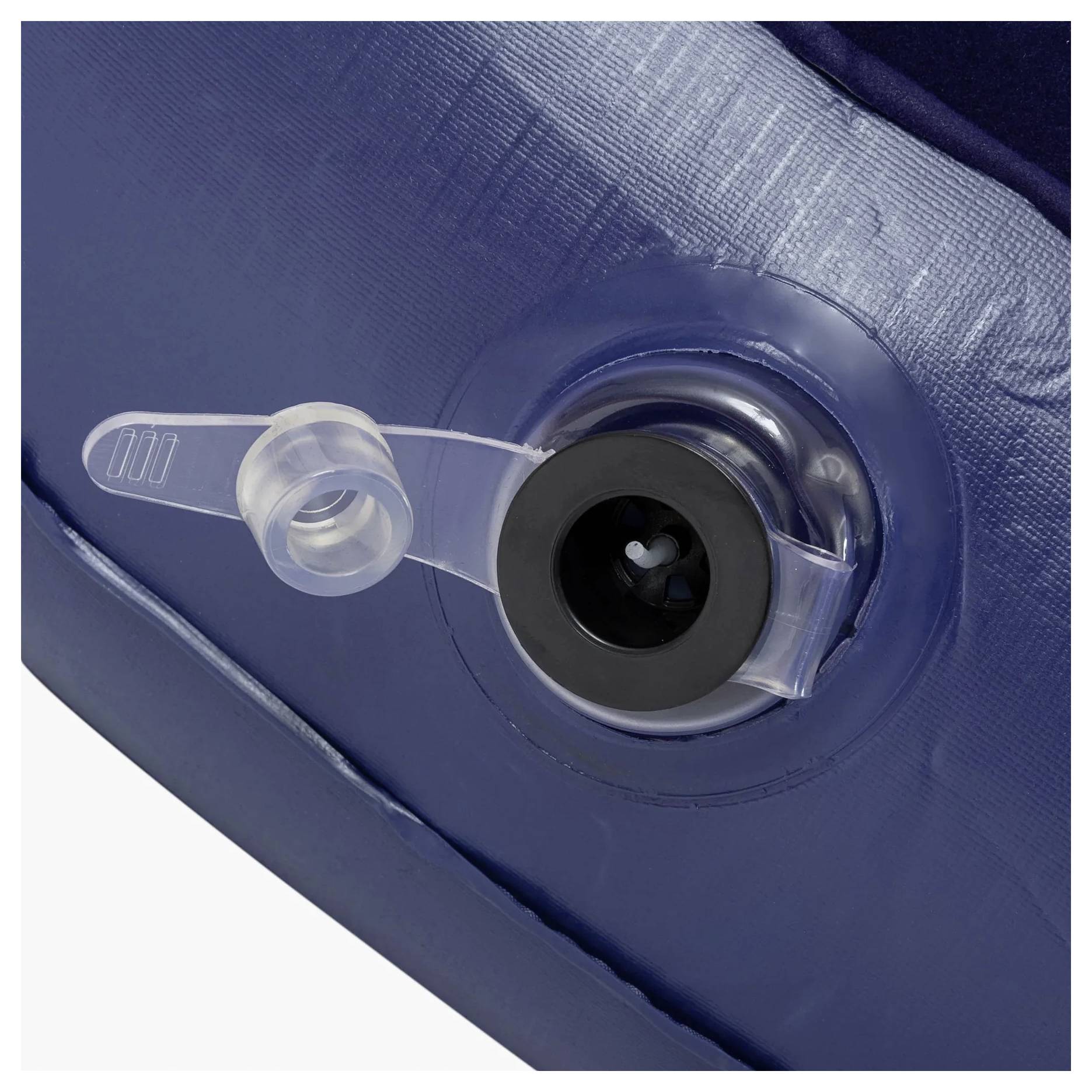 Ein grünes gepolstertes Poolnflotationsgerät mit einer welligen Oberfläche, geeignet zur Entspannung im Wasser im Freien.