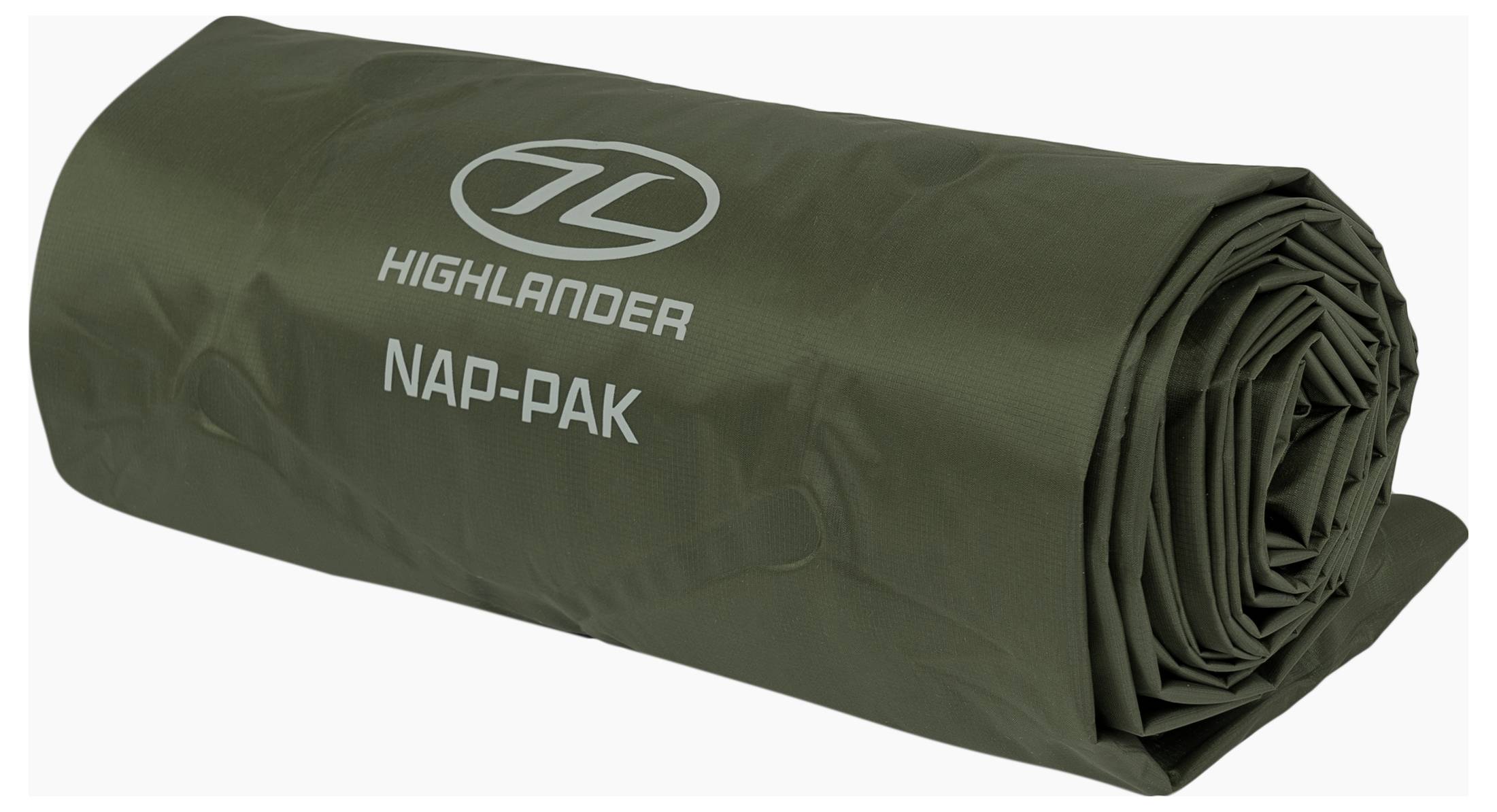 Eine zusammengerollte olivgrüne Schlafmatte mit der Aufschrift „Highlander NAP-PAK