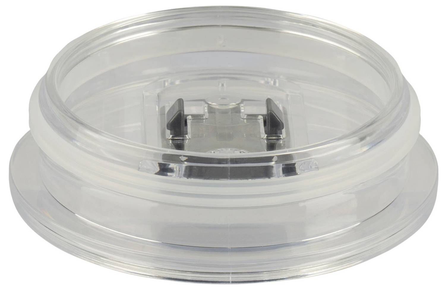 Ein klarer, runder Kunststoffdeckel mit flacher Oberseite, der häufig zum Verschließen von Lebensmittelbehältern verwendet wird. Er ist transparent und hat einen Rand an der Kante.