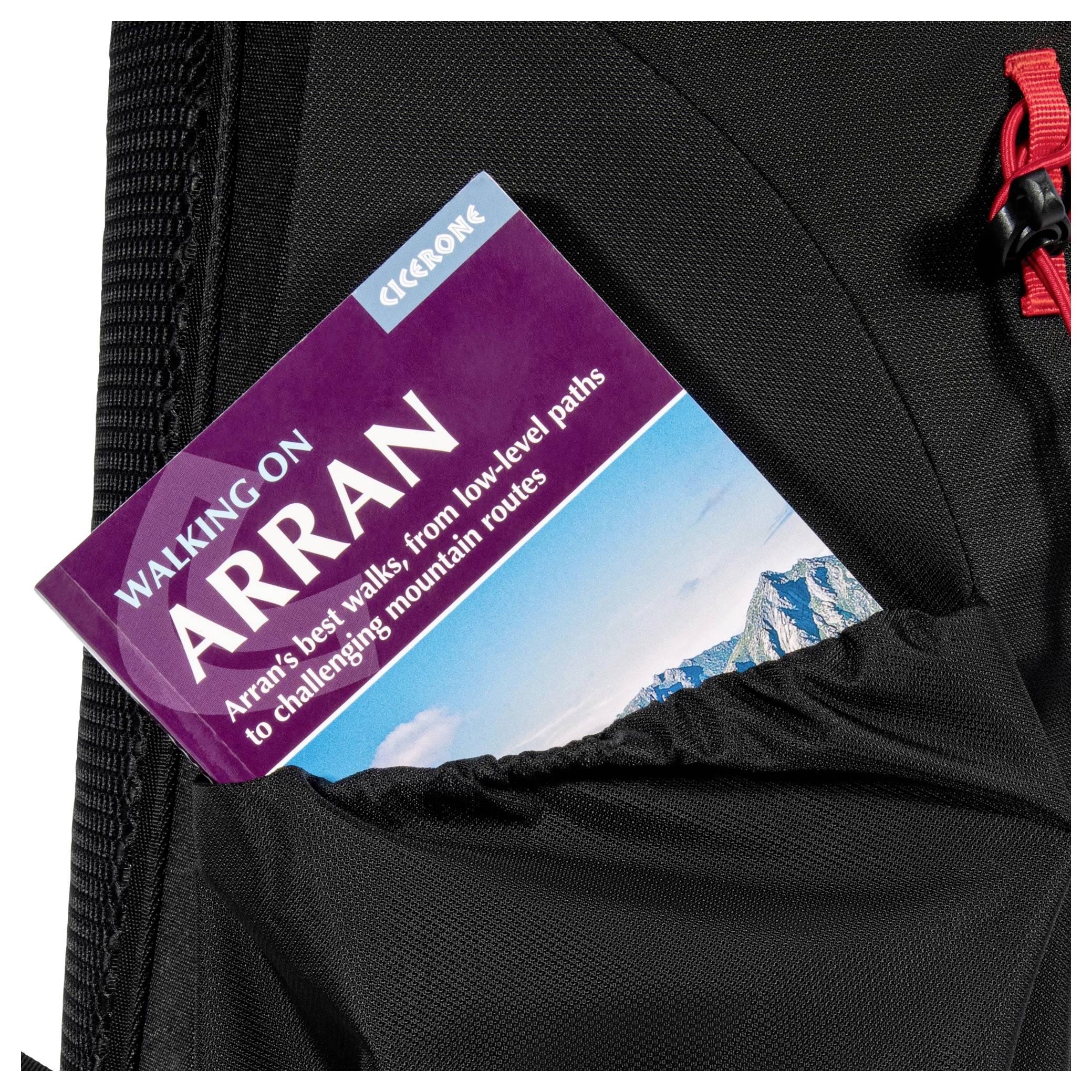 Ein Reiseführer mit dem Titel „Walking on Arran