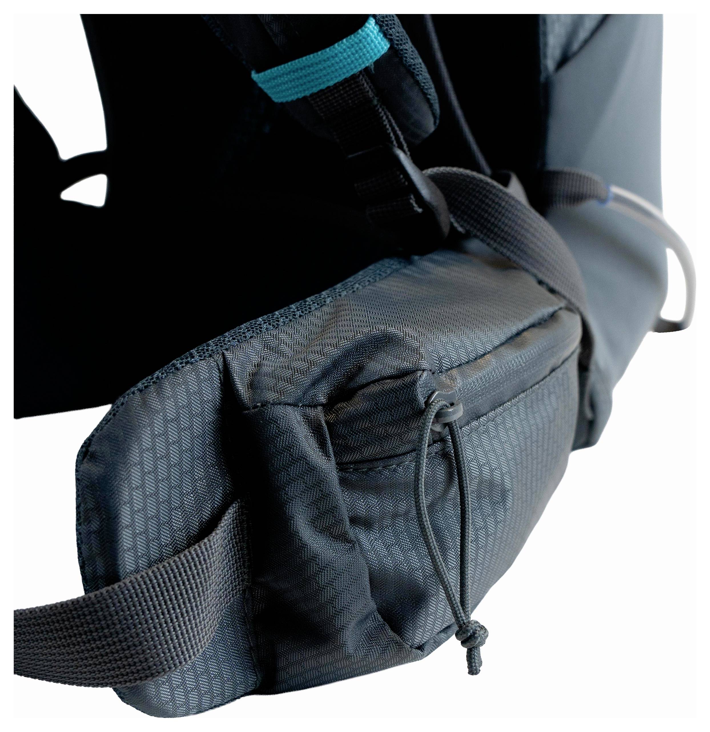 Schwarze gepolsterte Rucksackträger und verstellbare Schnalle mit einer kleinen befestigten Reißverschlusstasche für Komfort und Stauraum.