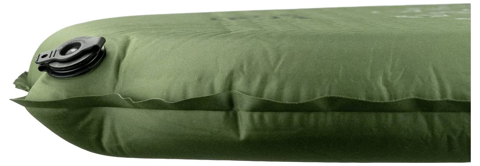 Grüne aufblasbare Campingmatratze mit versiegeltem Luftventil in der oberen linken Ecke.