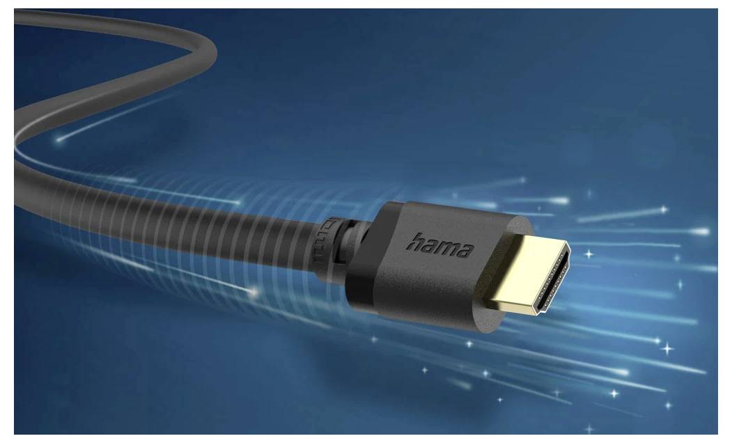 Ein schwarzes Hama-HDMI-Kabel mit vergoldetem Stecker erscheint vor einem blauen digitalen Hintergrund mit Streaming-Linien, was Datenübertragung andeutet.