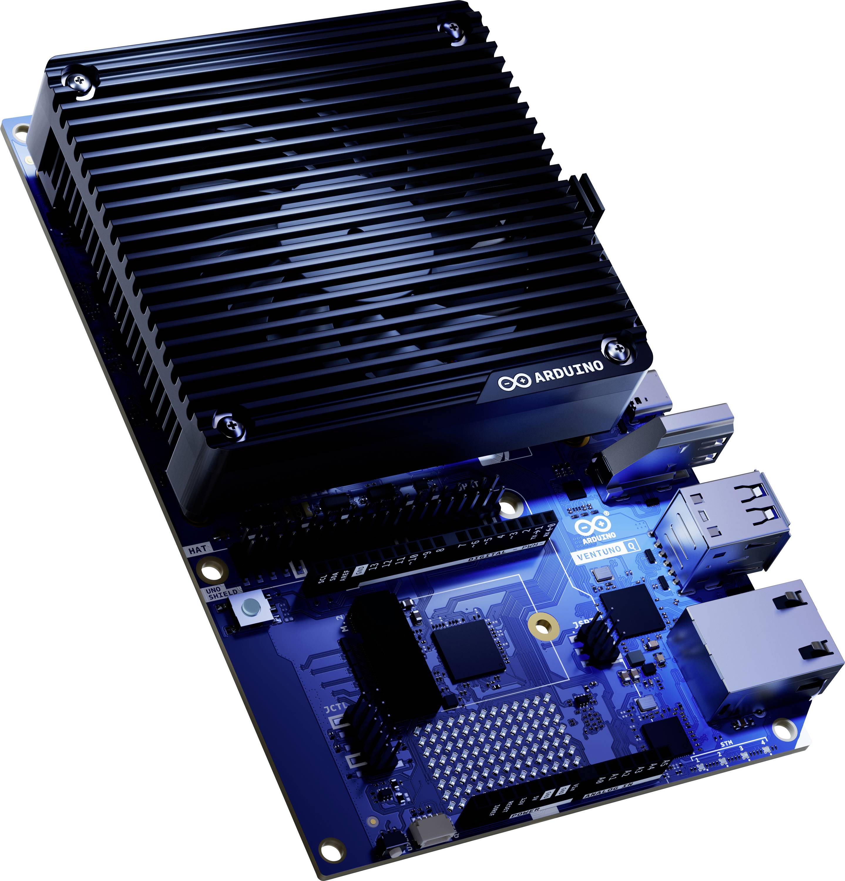 Blaue Arduino-Entwicklungsplatine mit großem schwarzem Kühlkörper/Schild, zeigt USB- und Ethernet-Anschlüsse auf weißem Hintergrund.