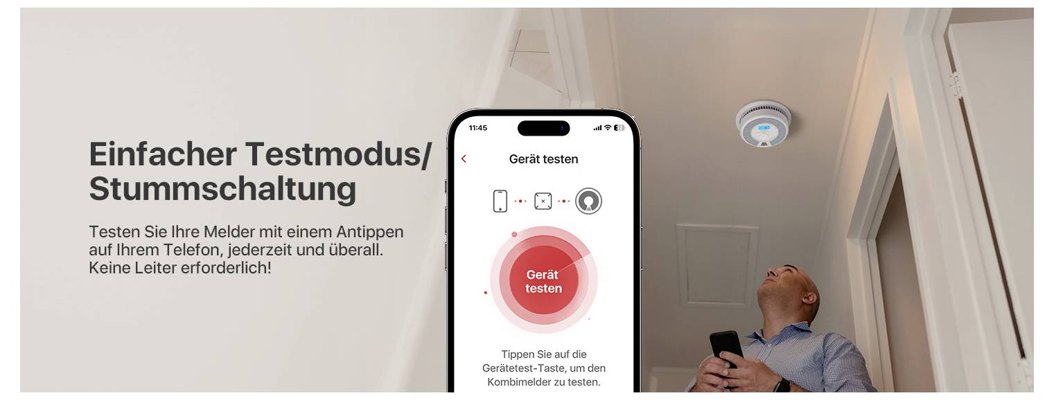 'Einfache Testmodus/Stummschaltung' zeigt, wie ein Mann ein Rauchmelder im Wohnzimmer mit einem Smartphone testet.