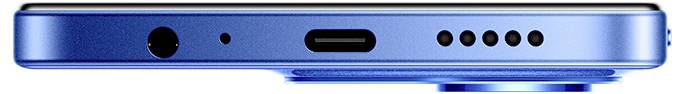 Unteransicht eines blauen Smartphones mit Kopfhörerbuchse, USB-C-Anschluss, Lautsprechergitter und leicht hervorstehendem Rear-Kameraheck.