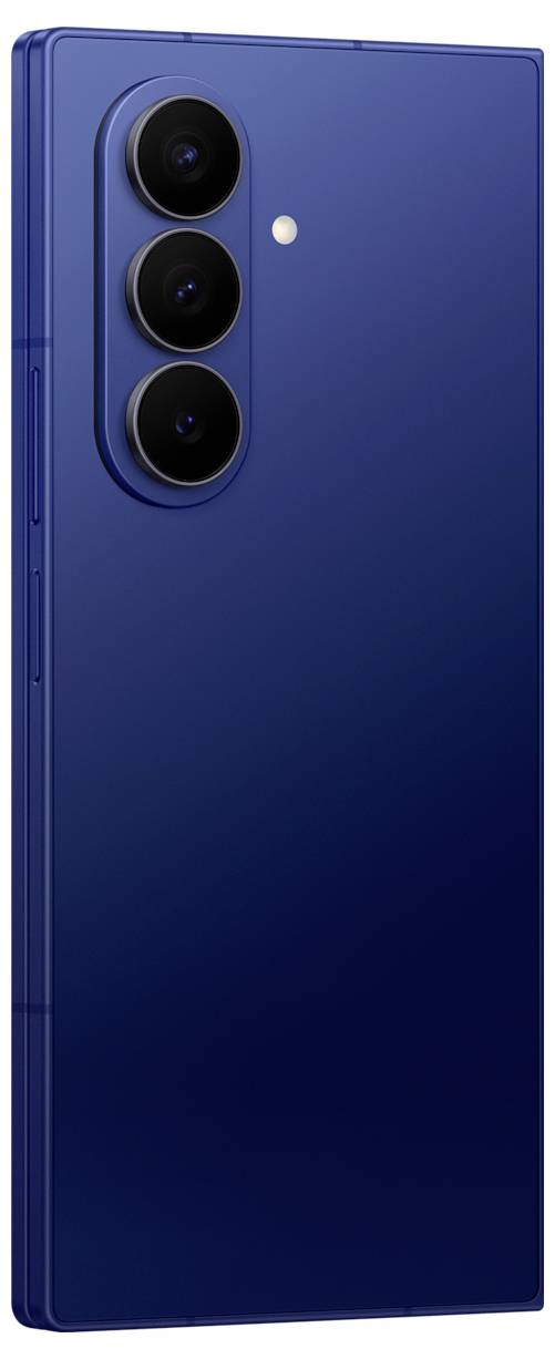 Ein schlankes blaues Smartphone mit drei rückwärtigen Kameras und einem Blitz, das ein modernes Design zeigt.