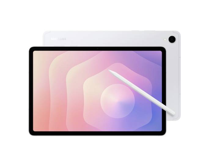 Ein Tablet mit einem weißen Stift, der auf dem Bildschirm ruht, auf dem ein rosa und lila abstraktes Design angezeigt wird. Ein weißer Rücken mit einer Kamera ist teilweise sichtbar.