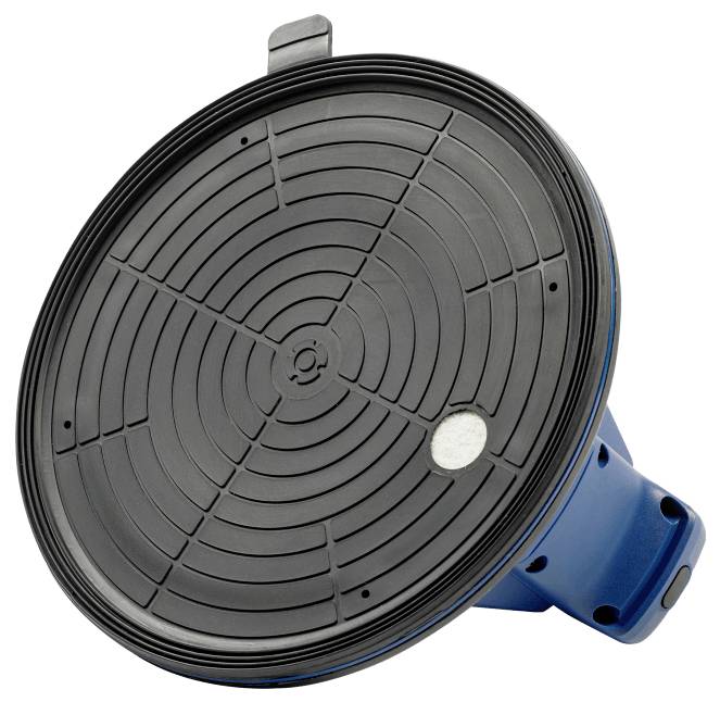 Ein kreisförmiger Diffuser in Schwarz und Grau mit blauer Basis, der konzentrische Rillen aufweist und einen kleinen weißen Bereich auf der Oberfläche hat.