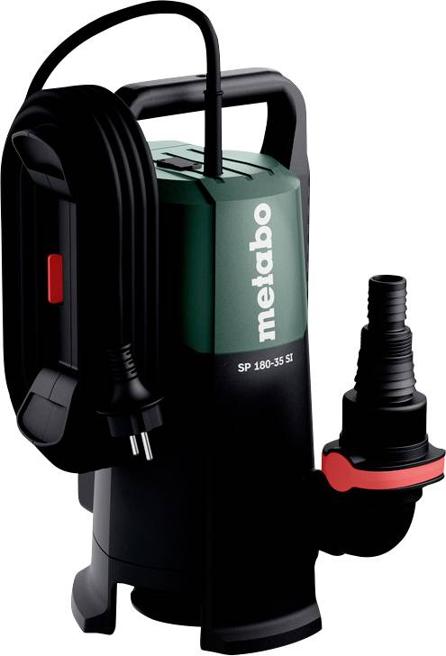 Eine grün-schwarze Tauchpumpe mit Griff, Schlauchanschluss und Stromkabel. Der Markenname „metabo