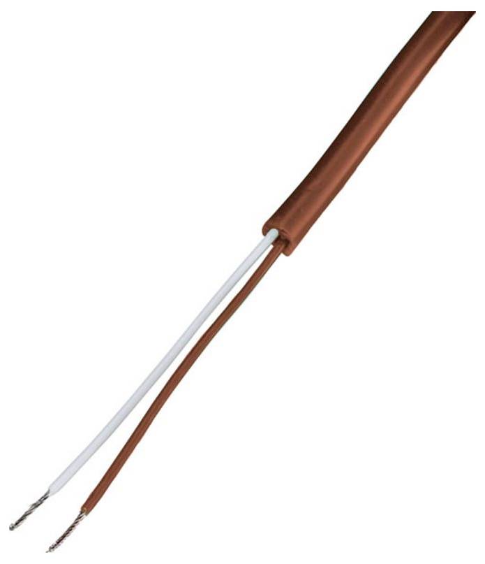 Ein braunes Lautsprecherkabel mit freiliegenden Kupferenden, bestehend aus zwei isolierten Adern, eine braun und eine weiß.