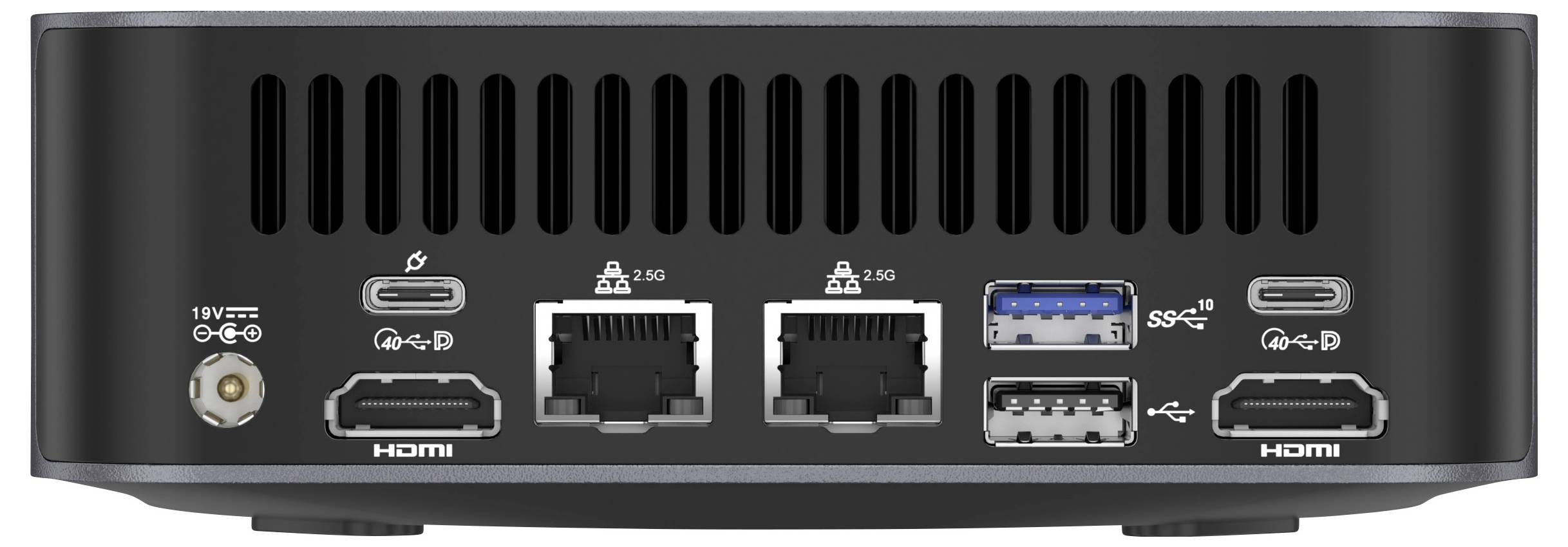 Rückseite eines kompakten Computers mit Lüftungsschlitzen und Anschlüssen: Stromversorgung, HDMI, zwei 2,5G-Ethernet, USB-A, USB-C und Dual-HDMI.