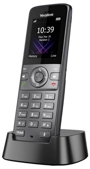 Ein schnurloses Yealink-Telefon auf einer Ladestation, auf dem die Zeit „10:39