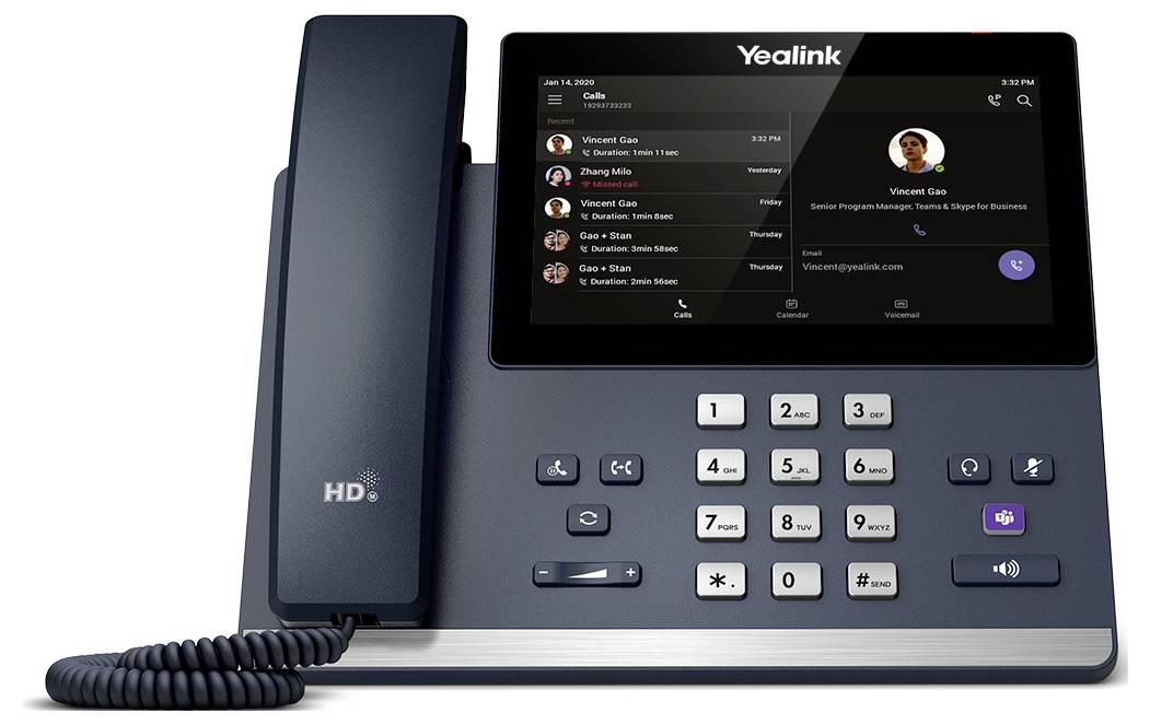Ein Yealink HD-Telefon mit Touchscreen, das Anrufkontakte anzeigt, eine numerische Tastatur und Funktionstasten enthält, einschließlich einer Taste für die Teams-Integration.