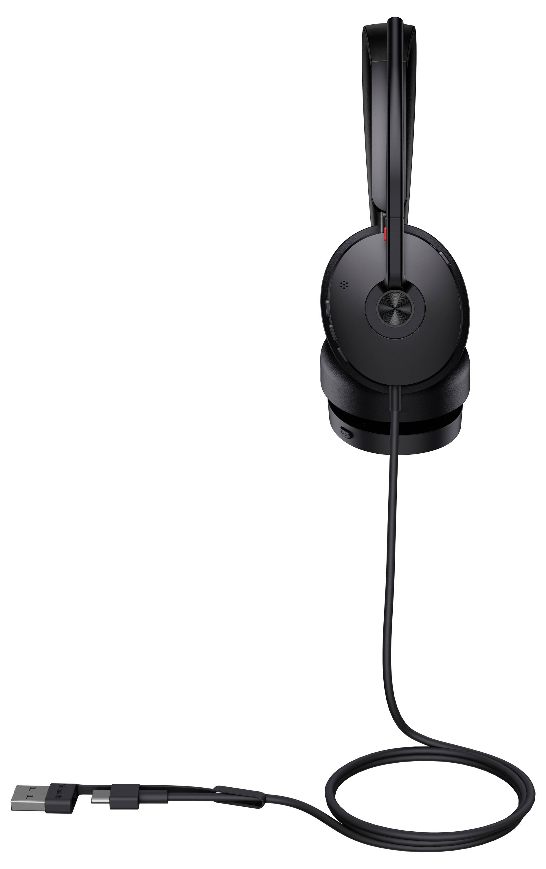 Ein schwarzes Over-Ear-Headset mit Mikrofon und USB-Verbindungskabel, geeignet für Gaming oder Videoanrufe.