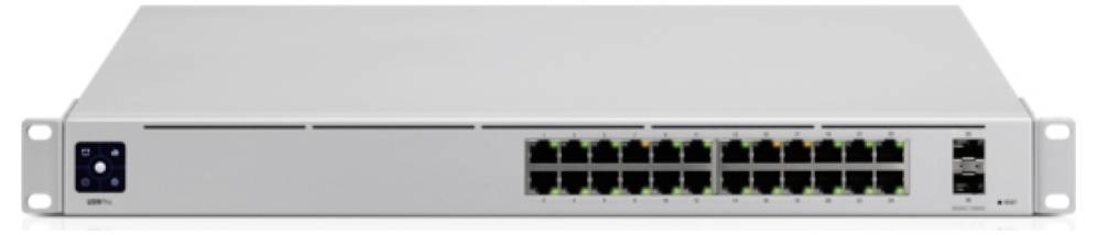 Ein grauer Netzwerk-Switch mit 16 Ethernet-Anschlüssen und LED-Indikatoren, der zum Verbinden mehrerer Geräte in einem Netzwerk-Setup verwendet wird.