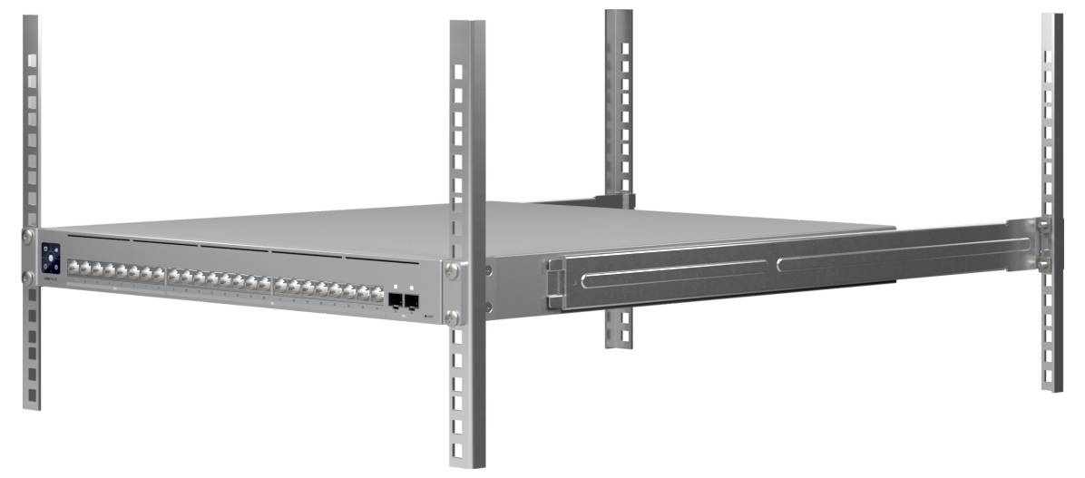 Ein Metallserver-Rack-Regal mit montierter Ausrüstung, das eine ebene Fläche und Seitenschienen zur Unterstützung zeigt, die in Rechenzentrumsumgebungen verwendet werden.