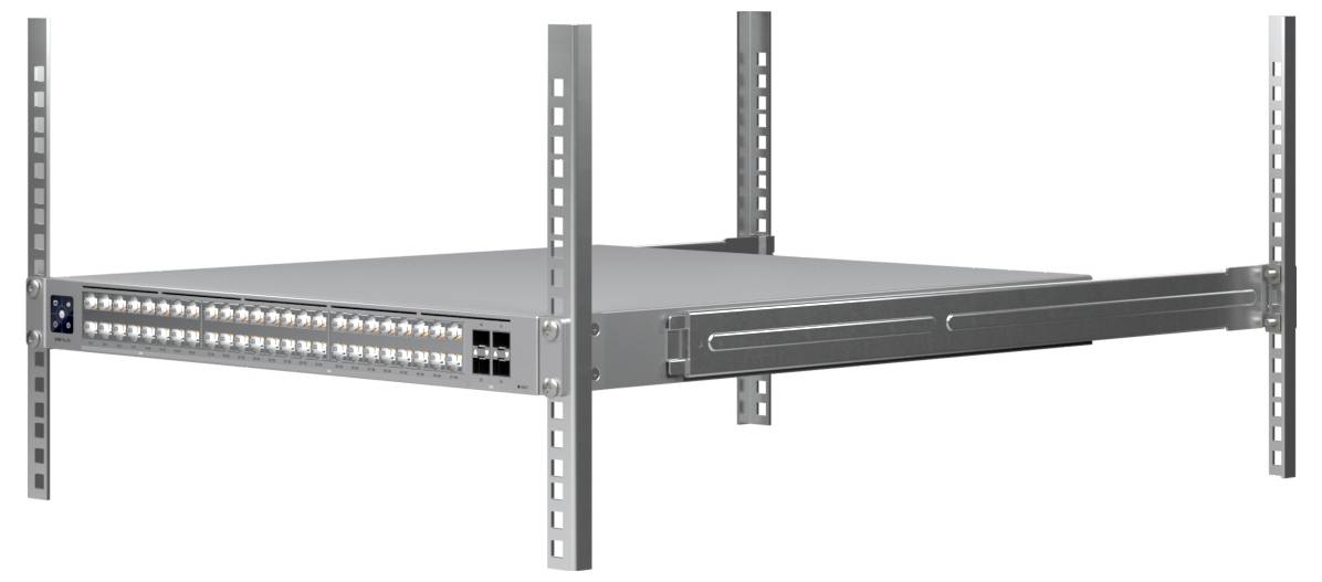 Ein metallgestelles Serverrack beherbergt einen Netzwerk-Switch mit mehreren Ethernet-Anschlüssen auf der Frontplatte, die in einer Rechenzentrumsumgebung platziert ist.