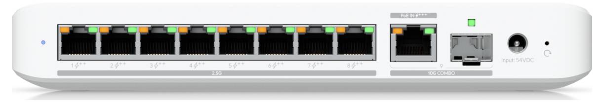 „Rückansicht eines 9-Port-Netzwerk-Switches mit acht Ethernet-Ports und einem SFP-Port sowie einer Stromversorgung auf der rechten Seite.