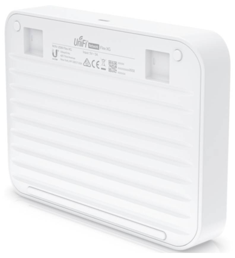 Weiße elektronische Vorrichtung mit gerillter Oberfläche und Wandmontage-Schlitzen, mit der Bezeichnung „UniFi Network Flex XG