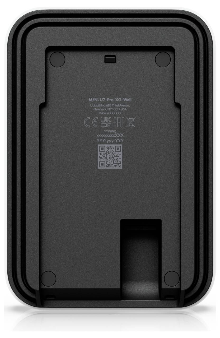 Ein vergoldeter Industriestecker mit einem kreisförmigen Vier-Loch-Muster an einem Ende.