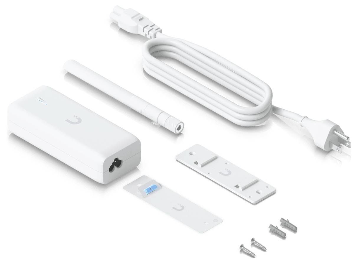 Indoor Ethernet-Überspannungsschutz inklusive Kabel, Schrauben und Montageset, entworfen um Netzwerkgeräte vor Überspannung zu schützen.