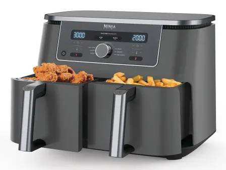 Ein Dual-Basket-Heißluftfritteuseapparat mit digitaler Steuerung zeigt 