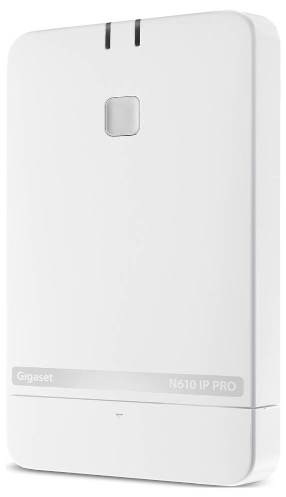 Nahaufnahme eines Ausgabepanels einer Grafikkarte mit drei DisplayPort-Anschlüssen und einem HDMI-Anschluss.