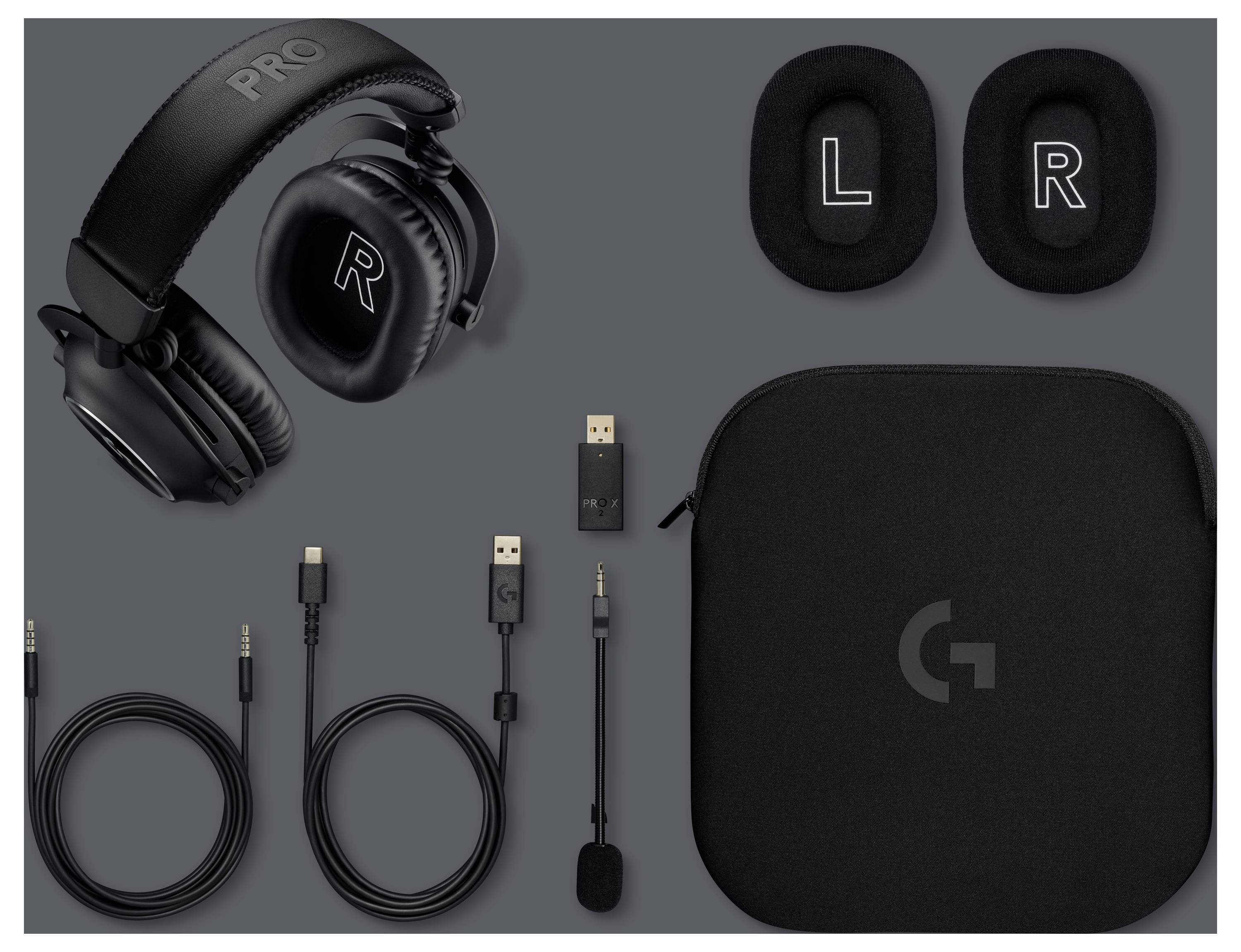 Kabelloses Over-Ear-Gaming-Headset mit Mikrofon, USB-Dongle, zwei Kabeln, abnehmbaren Ohrpolstern mit den Beschriftungen L und R und einer Tragetasche.