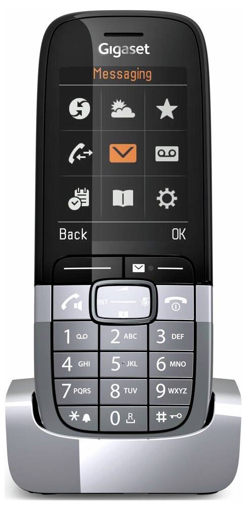 Gigaset schnurloses Telefon auf Ladestation, zeigt das Messaging-Menü mit Symbolen und Softkeys Zurück und OK.