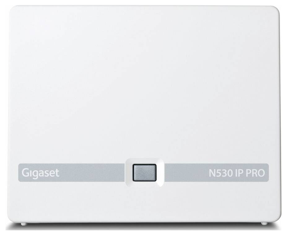 Rückansicht eines Gigaset N530 IP PRO-Geräts mit Stromversorgung, LAN, PoE, QR-Codes, Wandmontierungsschlitzen und Modellbezeichnungen.